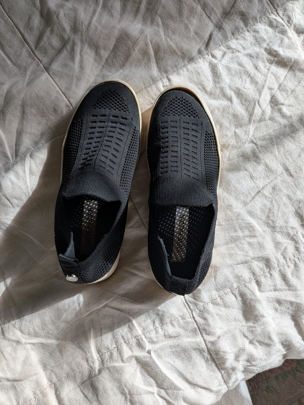 Women's Size 7 Black Steve Madden Black Slip-On Knit Sneakers